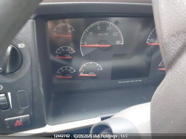 4V4NC9EH4JN888681 Volvo VNL
