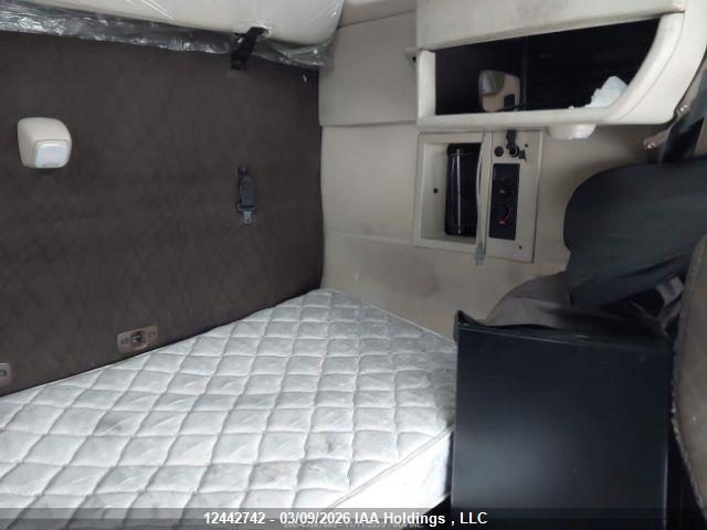 4V4NC9EH4JN888681 Volvo VNL