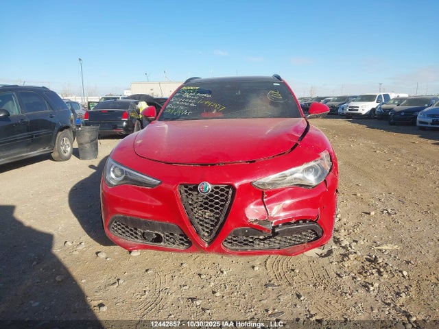 ZASFAKNN8J7C02060 Alfa Romeo Stelvio