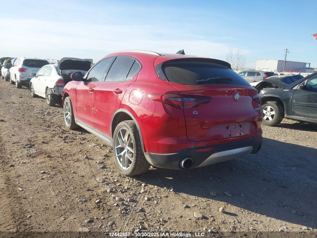 ZASFAKNN8J7C02060 Alfa Romeo Stelvio