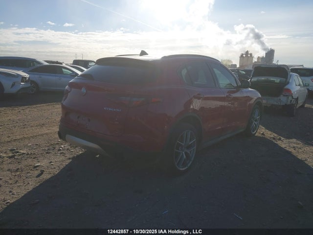 ZASFAKNN8J7C02060 Alfa Romeo Stelvio