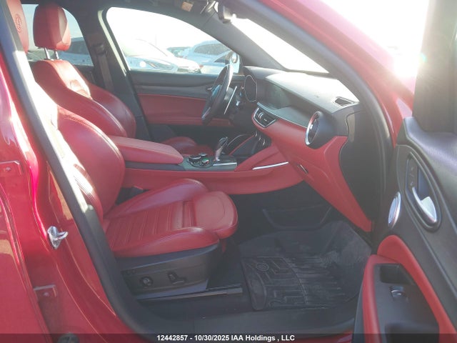 ZASFAKNN8J7C02060 Alfa Romeo Stelvio