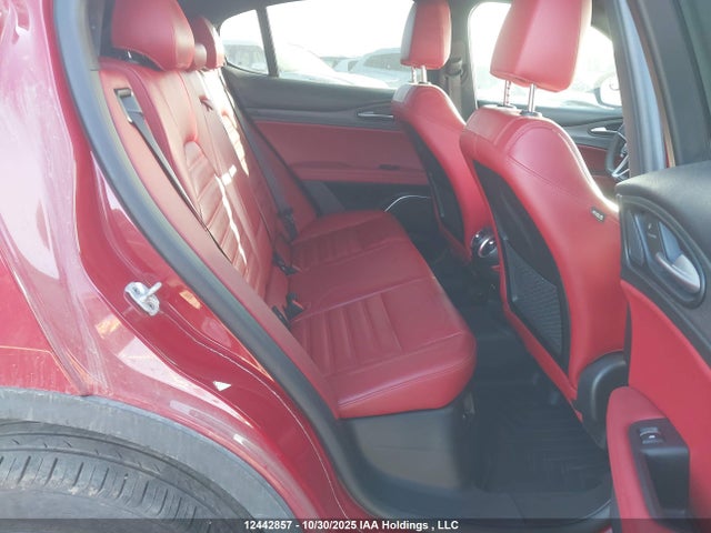 ZASFAKNN8J7C02060 Alfa Romeo Stelvio