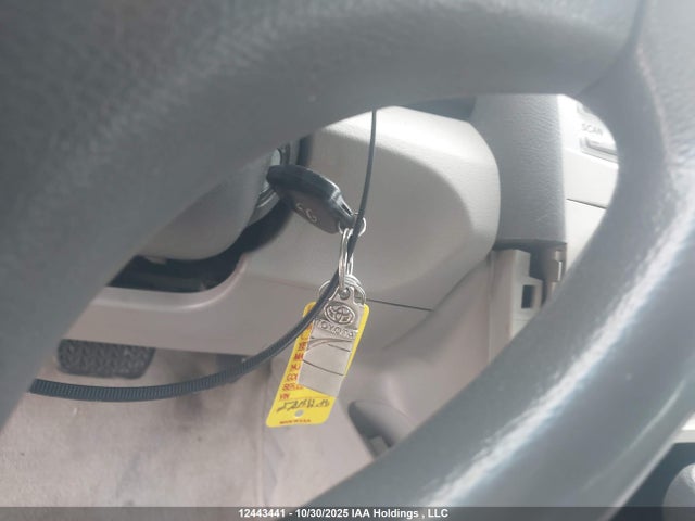 2010 Toyota Camry Le მანქანა იყიდება აუქციონზე, vin: 4T1BF3EK8AU055692, აუქციონის ნომერი: 12443441