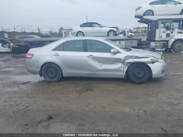 2010 Toyota Camry Le მანქანა იყიდება აუქციონზე, vin: 4T1BF3EK8AU055692, აუქციონის ნომერი: 12443441