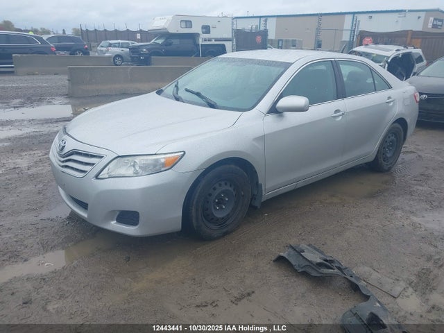 2010 Toyota Camry Le მანქანა იყიდება აუქციონზე, vin: 4T1BF3EK8AU055692, აუქციონის ნომერი: 12443441