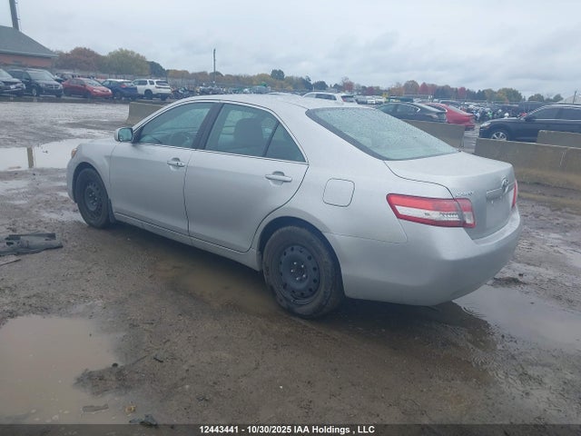 2010 Toyota Camry Le მანქანა იყიდება აუქციონზე, vin: 4T1BF3EK8AU055692, აუქციონის ნომერი: 12443441