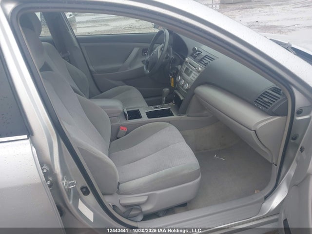 2010 Toyota Camry Le მანქანა იყიდება აუქციონზე, vin: 4T1BF3EK8AU055692, აუქციონის ნომერი: 12443441