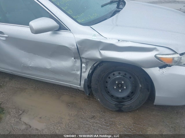 2010 Toyota Camry Le მანქანა იყიდება აუქციონზე, vin: 4T1BF3EK8AU055692, აუქციონის ნომერი: 12443441
