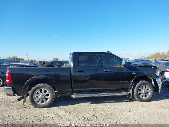 12443839 :رقم المزاد ، 3C6UR5FL5NG318017 vin ، 2022 Ram 2500 Laramie مزاد بيع