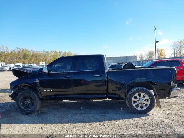 12443839 :رقم المزاد ، 3C6UR5FL5NG318017 vin ، 2022 Ram 2500 Laramie مزاد بيع