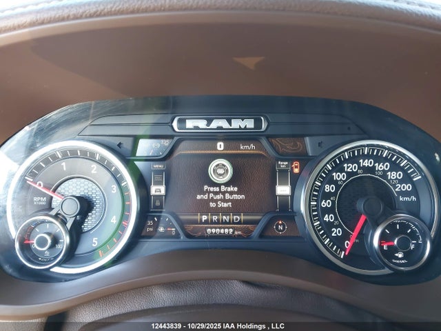 12443839 :رقم المزاد ، 3C6UR5FL5NG318017 vin ، 2022 Ram 2500 Laramie مزاد بيع