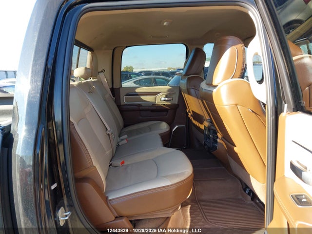 12443839 :رقم المزاد ، 3C6UR5FL5NG318017 vin ، 2022 Ram 2500 Laramie مزاد بيع