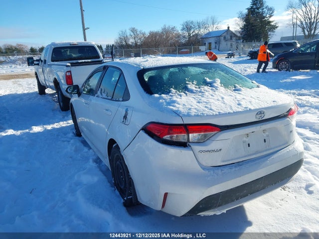 12443921 :رقم المزاد ، 5YFBPRBE8LP068896 vin ، 2020 Toyota Corolla Le مزاد بيع