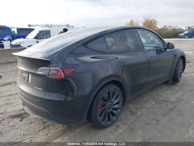 Продажа на аукционе авто 2024 Tesla Model Y, vin: LRWYGDEF0RC662091, номер лота: 12444143