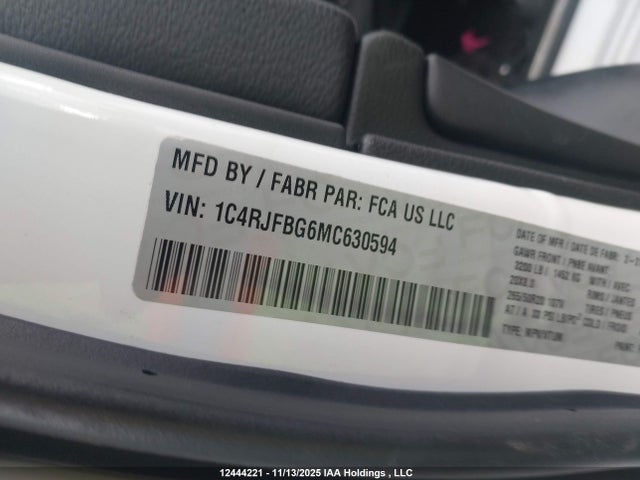 1C4RJFBG6MC630594 Jeep Grand Cherokee Limited