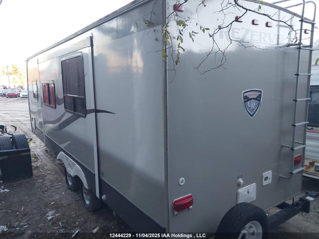 4V0TC2628FE015324 Crossroads Travel Trailer