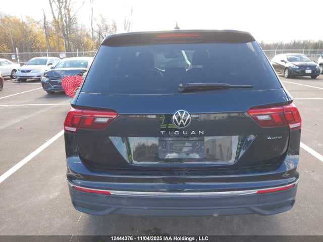 3VV2B7AX5NM010648 Volkswagen TIGUAN SE