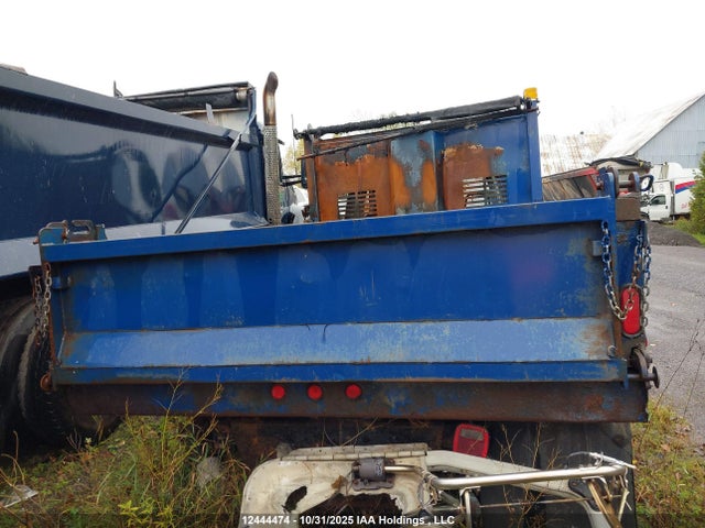 12444474 :رقم المزاد ، 1GDG5C1225F513378 vin ، 2005 Gmc Tc5500 مزاد بيع