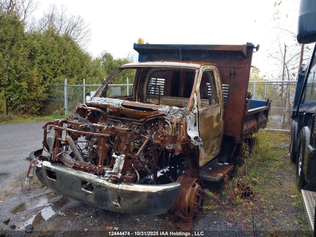 12444474 :رقم المزاد ، 1GDG5C1225F513378 vin ، 2005 Gmc Tc5500 مزاد بيع