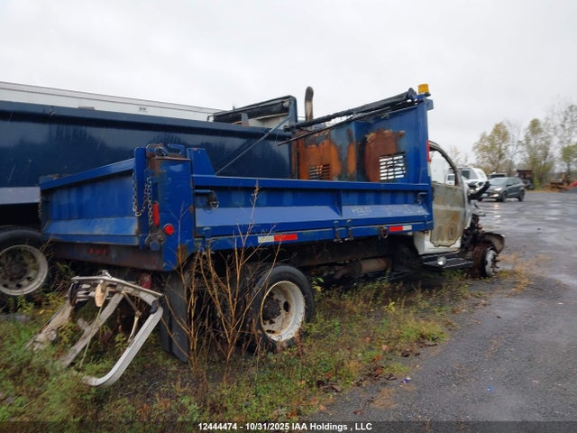 12444474 :رقم المزاد ، 1GDG5C1225F513378 vin ، 2005 Gmc Tc5500 مزاد بيع