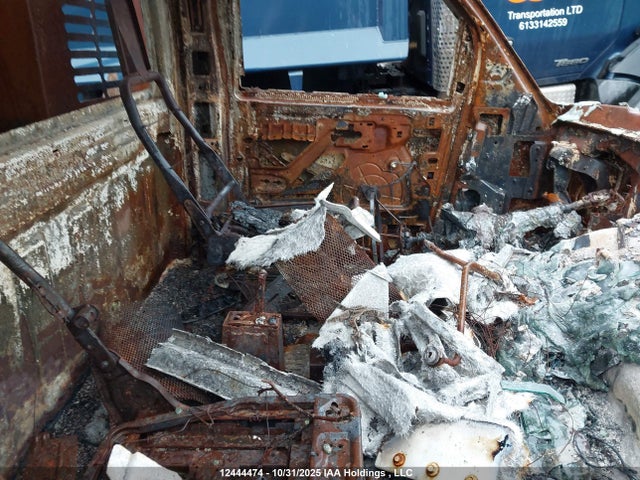 12444474 :رقم المزاد ، 1GDG5C1225F513378 vin ، 2005 Gmc Tc5500 مزاد بيع