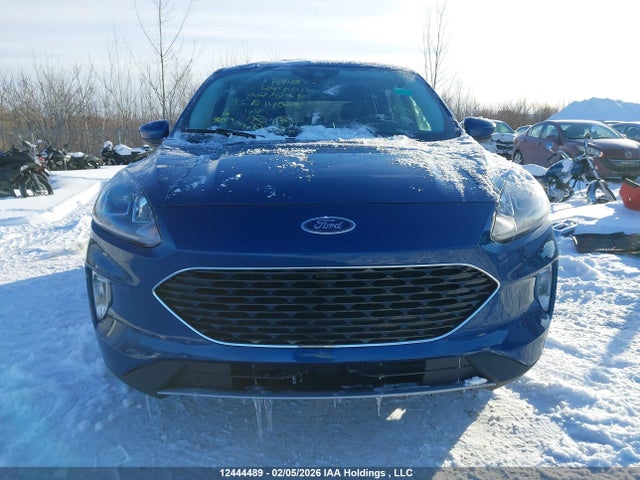 1FMCU9CZ4NUB14028 Ford ESCAPE SEL