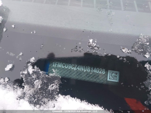 1FMCU9CZ4NUB14028 Ford ESCAPE SEL
