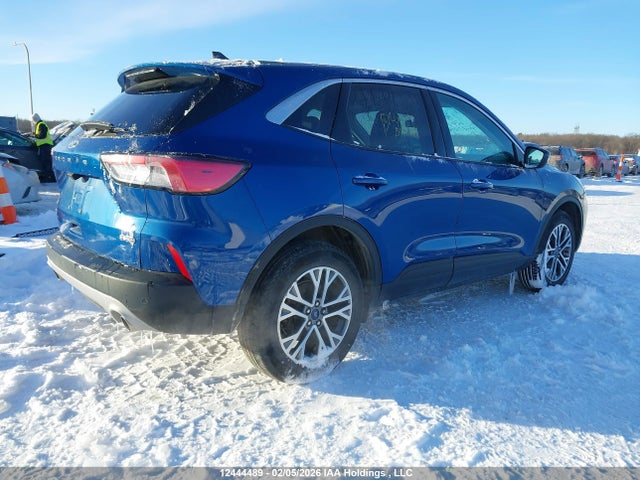1FMCU9CZ4NUB14028 Ford ESCAPE SEL