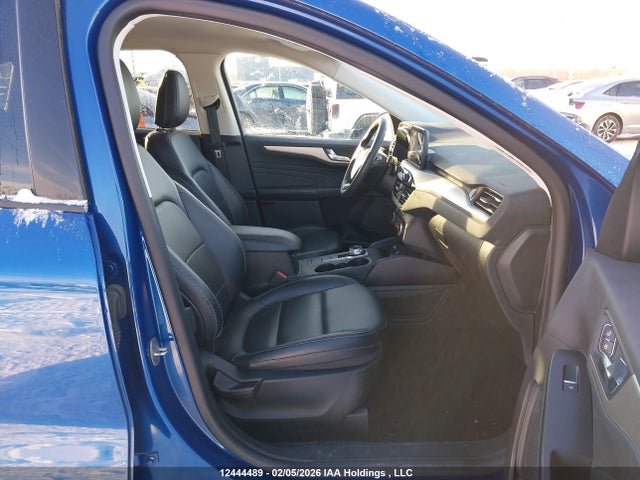 1FMCU9CZ4NUB14028 Ford ESCAPE SEL