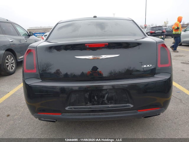 Chrysler 300 S 2015 2C3CCABG6FH845321 Image 16