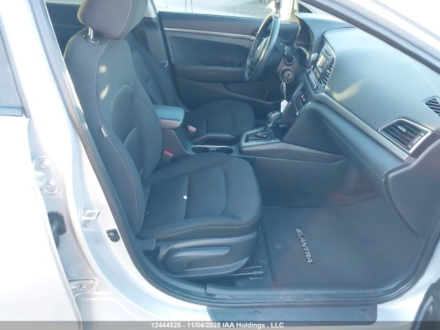 Hyundai Elantra 2017 5NPD74LF0HH147650 Image 5