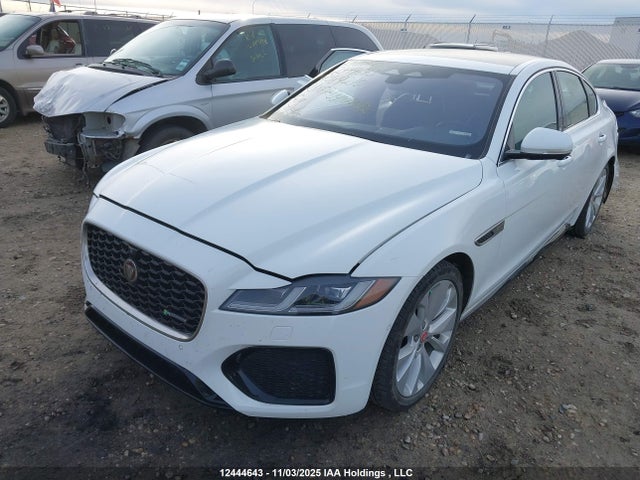 Jaguar Xf R-dynamic Se 2021 SAJBL4GX4MCY89210 Image 2