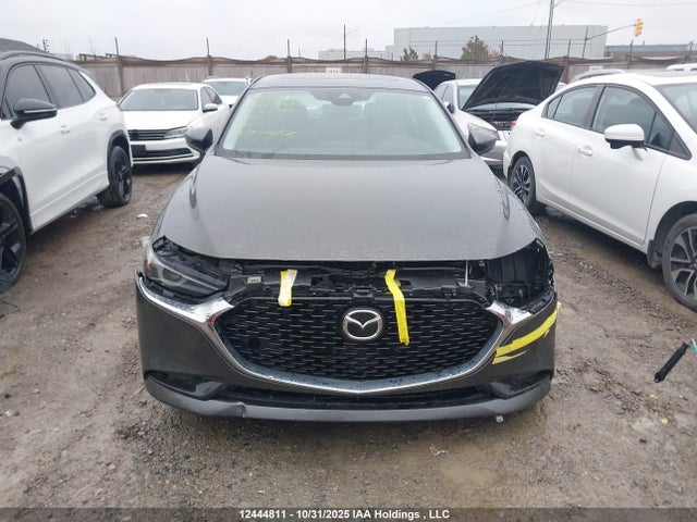 3MZBPADM2KM102999 Mazda 3 Preferred