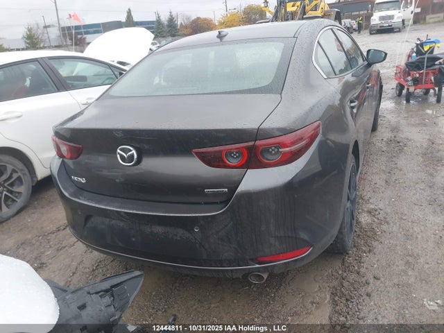 3MZBPADM2KM102999 Mazda 3 Preferred