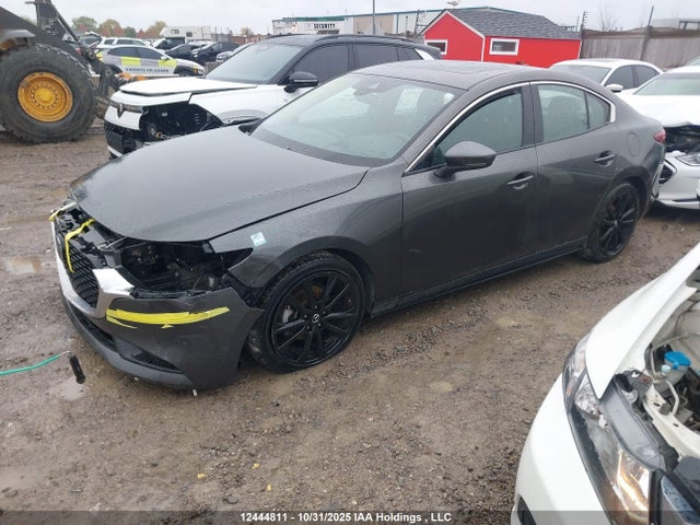 3MZBPADM2KM102999 Mazda 3 Preferred