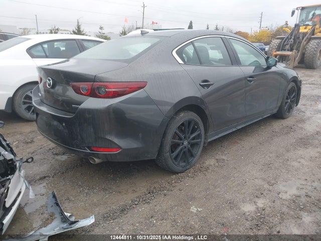 3MZBPADM2KM102999 Mazda 3 Preferred