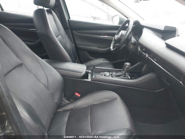 3MZBPADM2KM102999 Mazda 3 Preferred