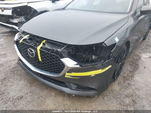 3MZBPADM2KM102999 Mazda 3 Preferred