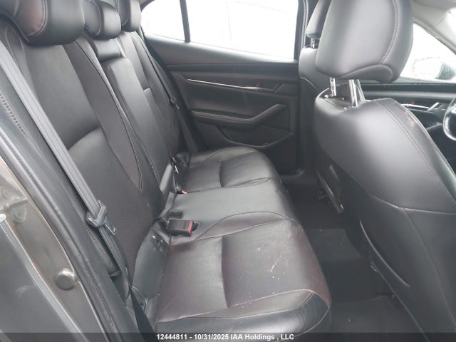 3MZBPADM2KM102999 Mazda 3 Preferred