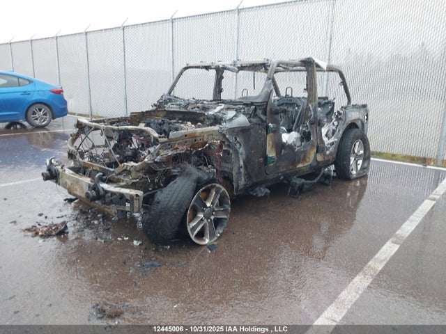 1C4HJXEN4LW231675 Jeep Wrangler Unlimited Sahara