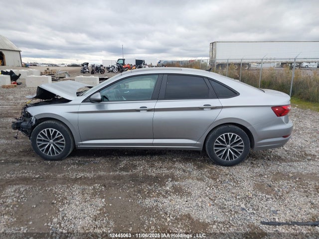 12445063 :رقم المزاد ، 3VWE57BU4MM077809 vin ، 2021 Volkswagen Jetta Highline مزاد بيع