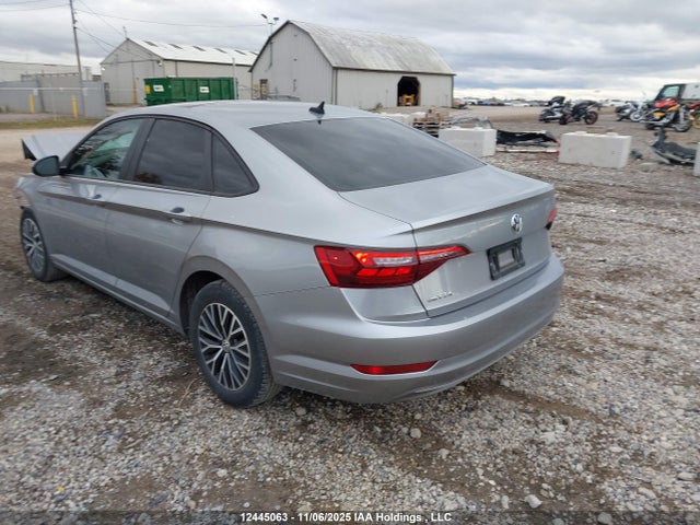 12445063 :رقم المزاد ، 3VWE57BU4MM077809 vin ، 2021 Volkswagen Jetta Highline مزاد بيع