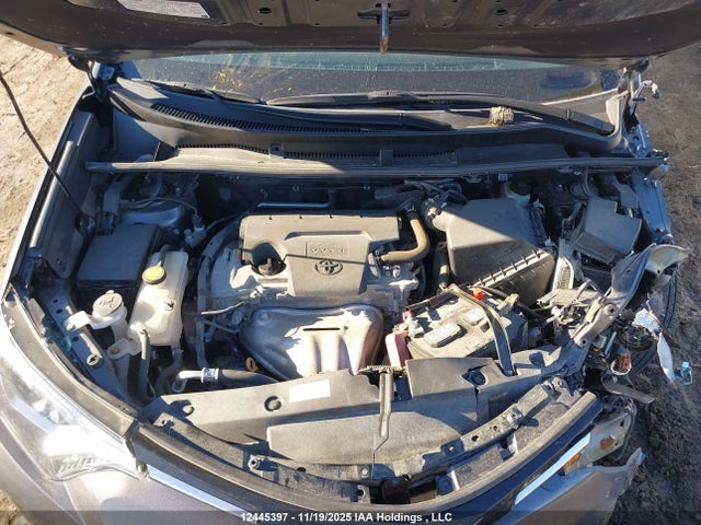 2T3RFREV3JW739908 Toyota Rav4 Adventure/xle
