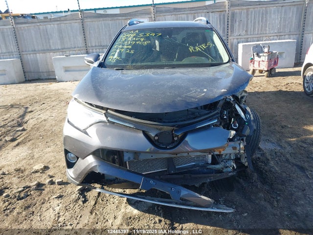 2T3RFREV3JW739908 Toyota Rav4 Adventure/xle