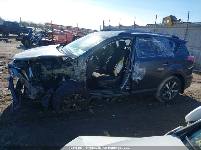 2T3RFREV3JW739908 Toyota Rav4 Adventure/xle