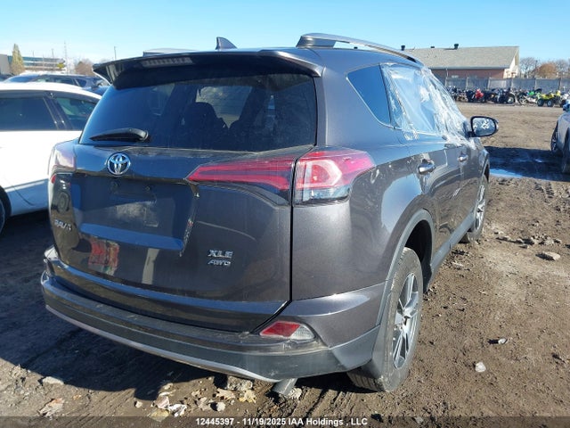 2T3RFREV3JW739908 Toyota Rav4 Adventure/xle