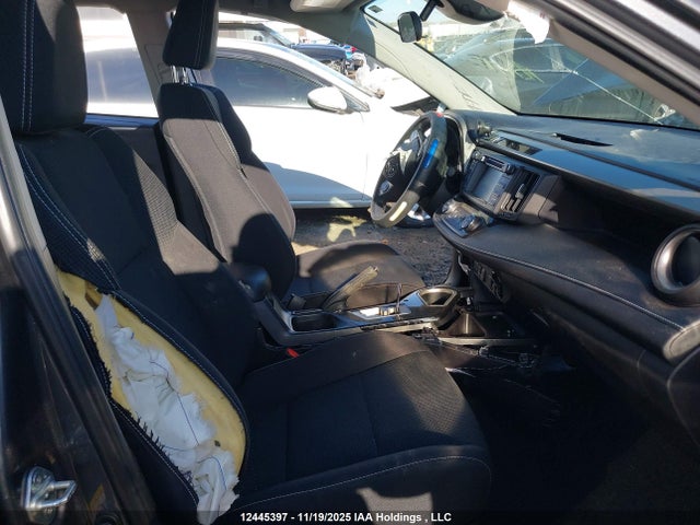 2T3RFREV3JW739908 Toyota Rav4 Adventure/xle