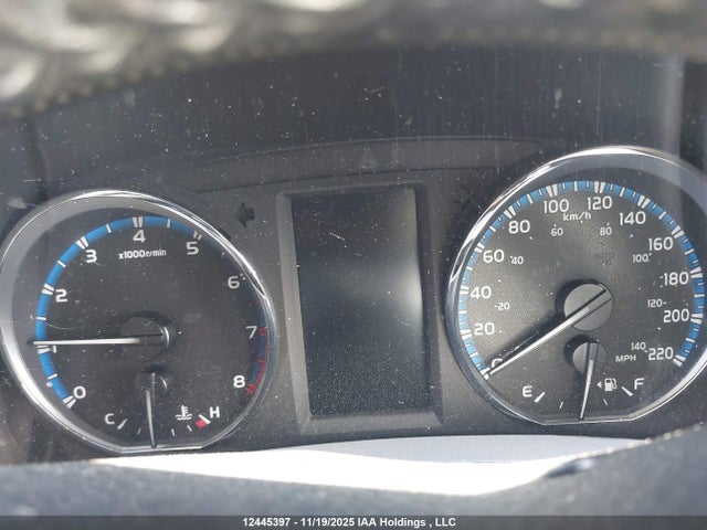 2T3RFREV3JW739908 Toyota Rav4 Adventure/xle