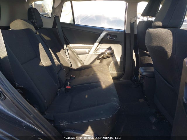 2T3RFREV3JW739908 Toyota Rav4 Adventure/xle